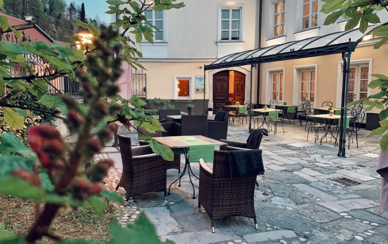 Hotel Md Камник Екстериор снимка