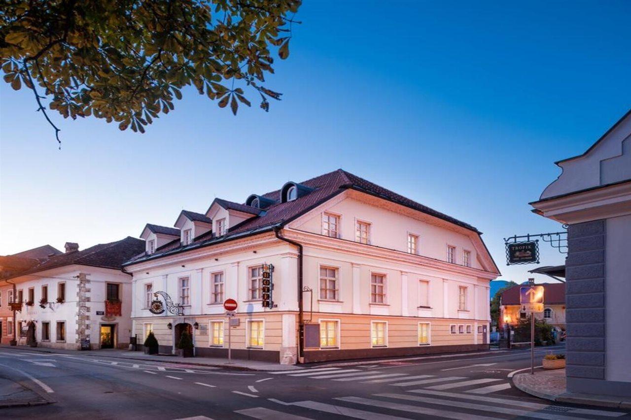 Hotel Md Камник Екстериор снимка
