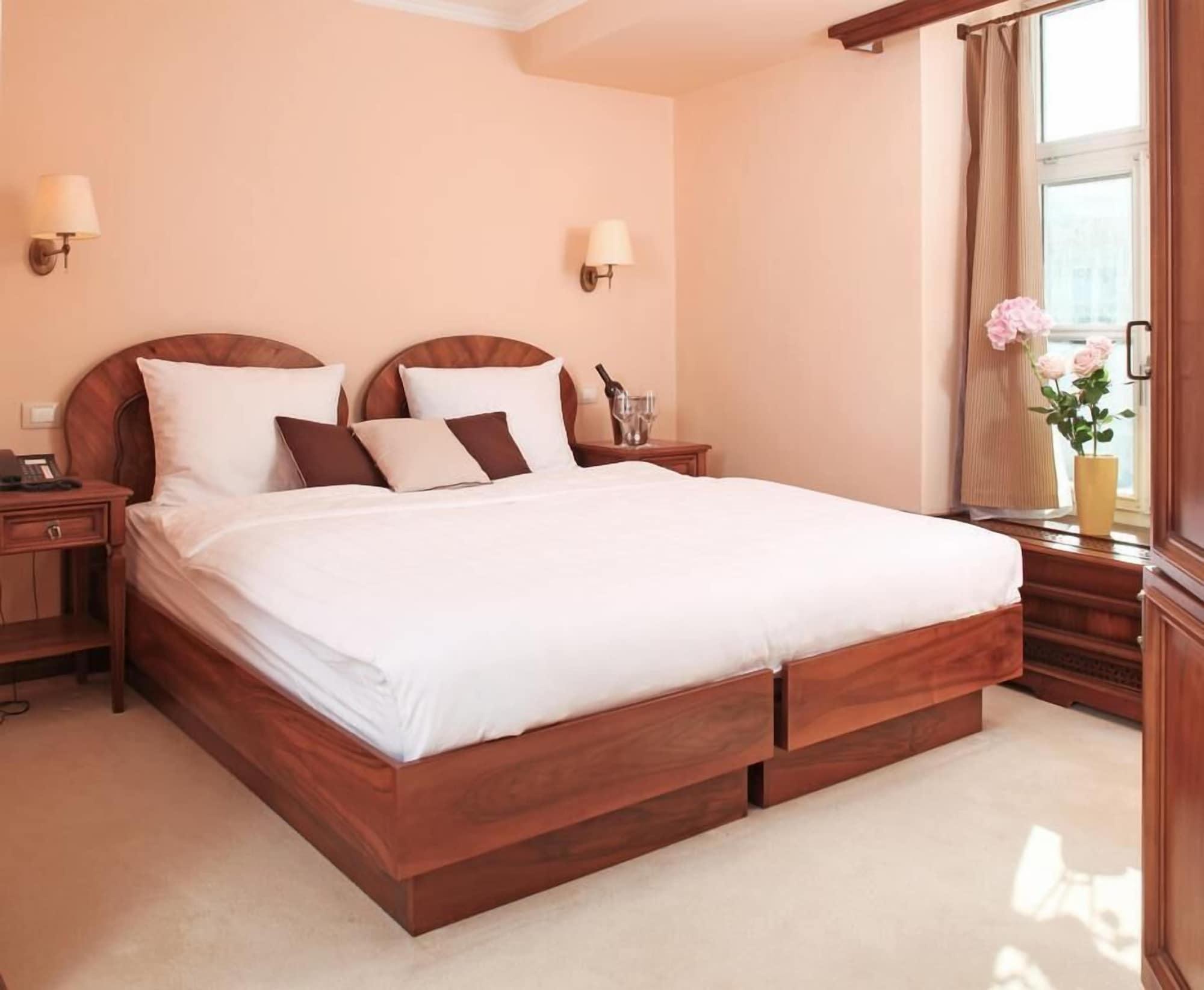 Hotel Md Камник Екстериор снимка