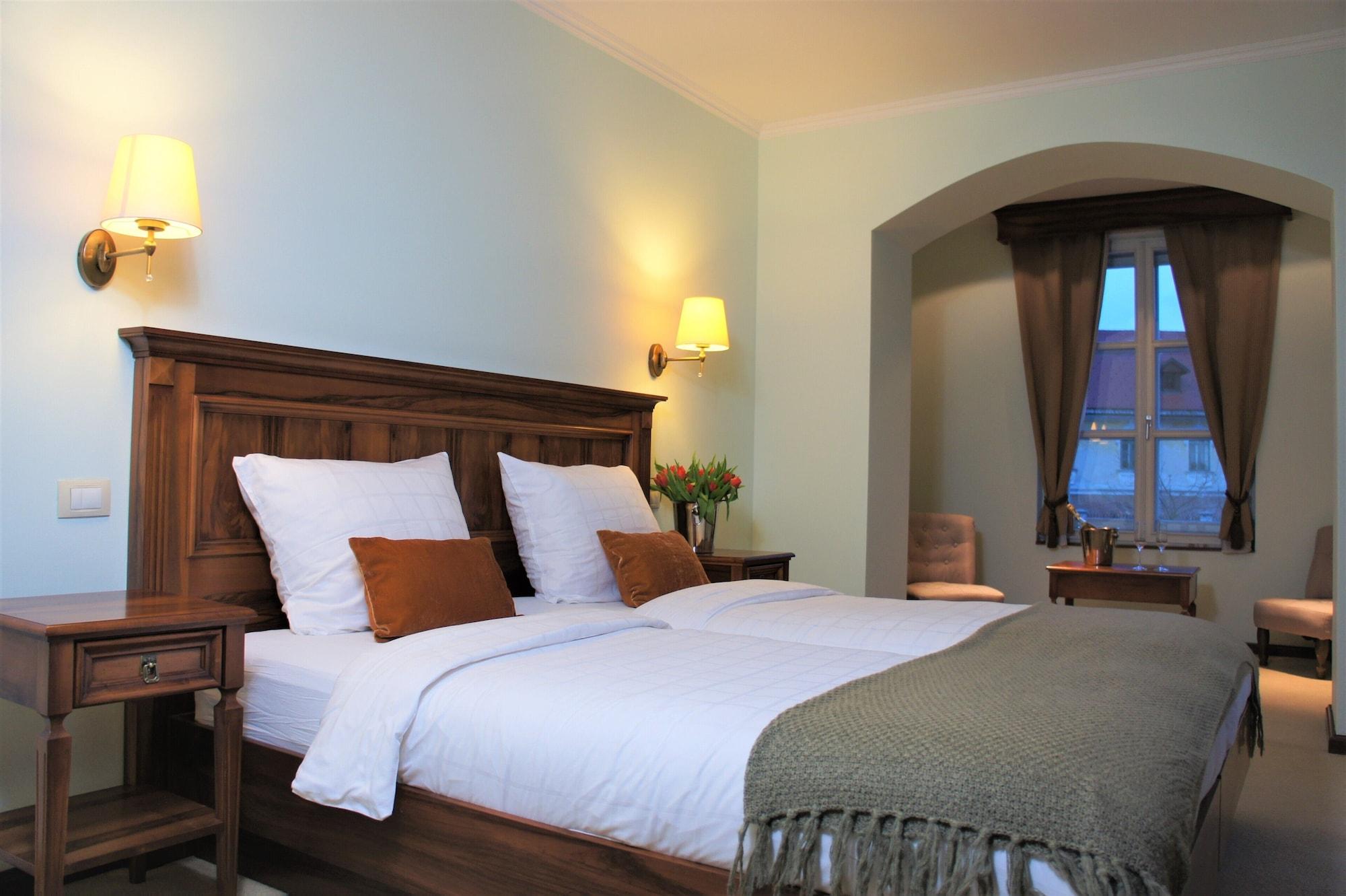 Hotel Md Камник Екстериор снимка