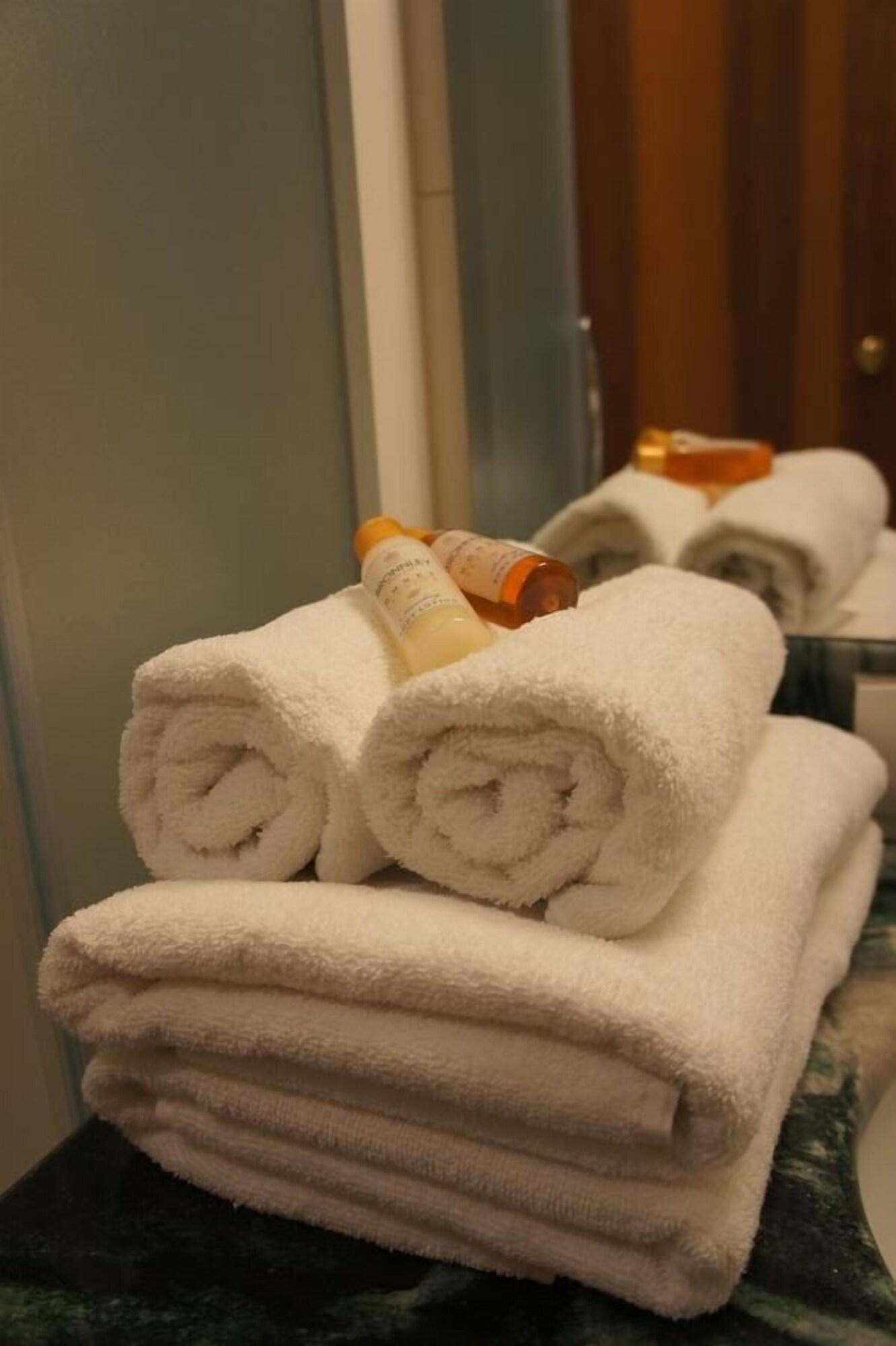 Hotel Md Камник Екстериор снимка