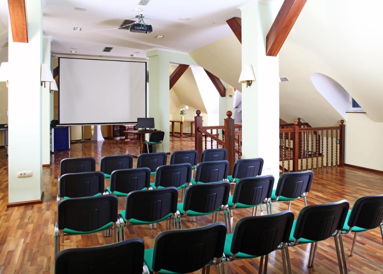 Hotel Md Камник Екстериор снимка