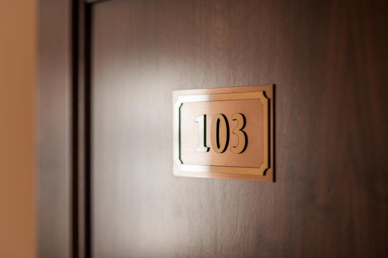 Hotel Md Камник Екстериор снимка