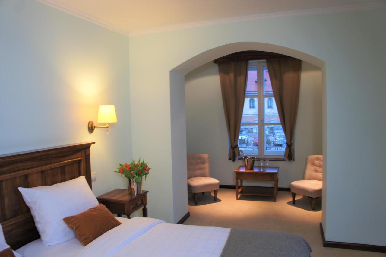 Hotel Md Камник Екстериор снимка
